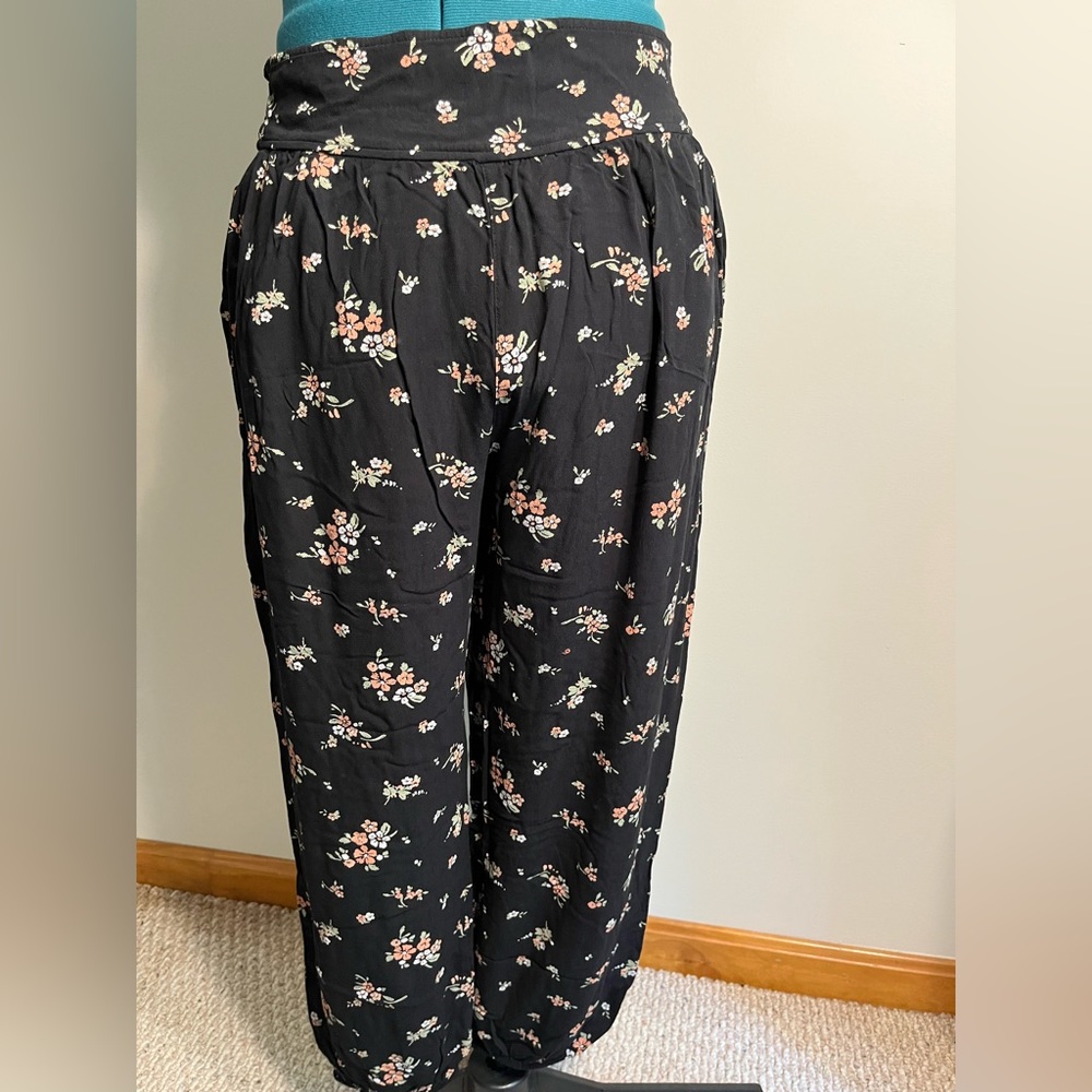 SO flowing flowered pants